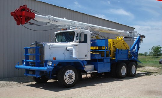 double pole <a href='https://www.ruidapetroleum.com/product/category/Drilling-Rig-and-Workover-Rig'>workover rig</a> for sale price